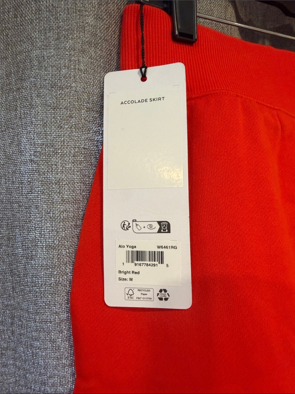 NWT ALO Bright Red accolade skirt Size Medium - Picture 3 of 3